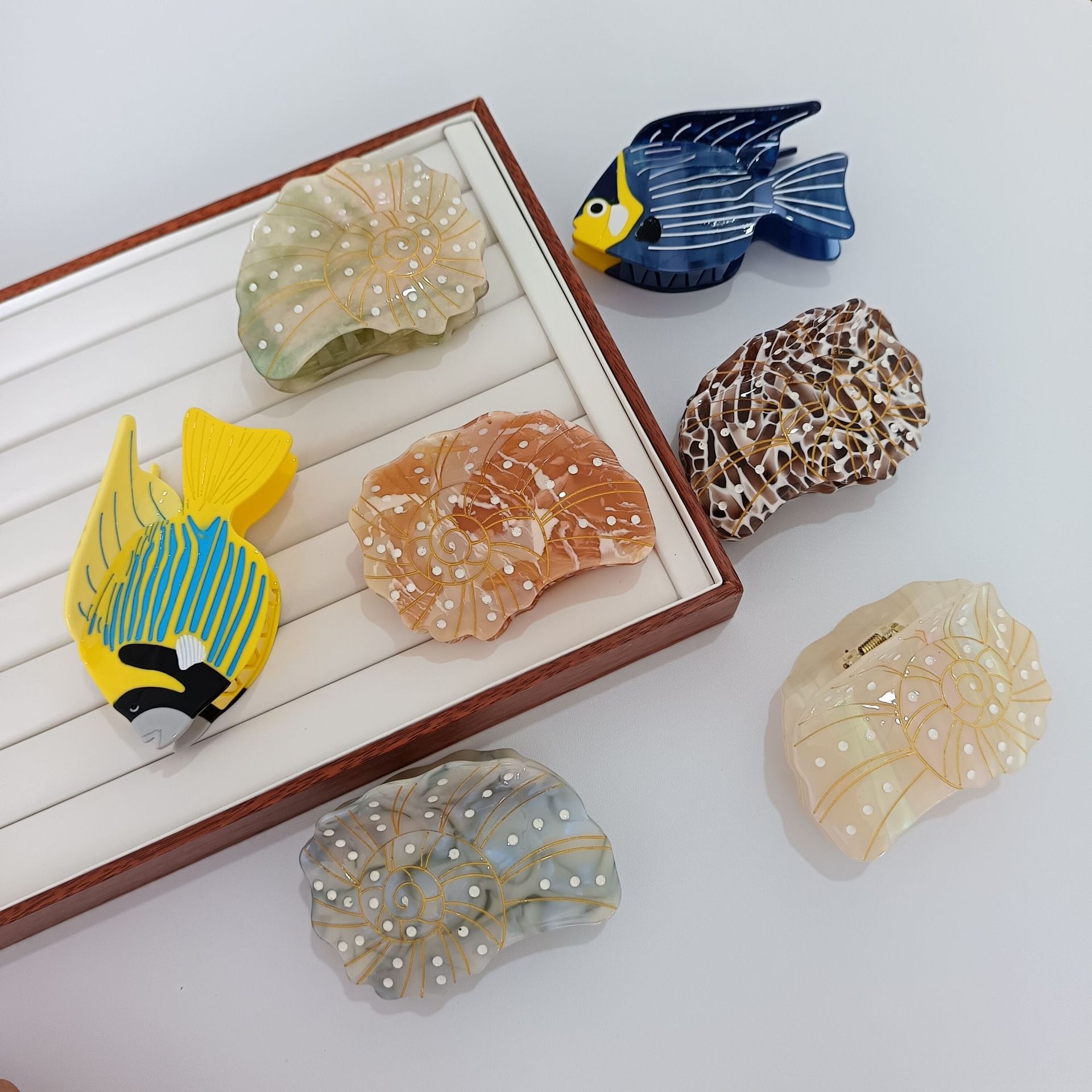 Accesorios Capilares de Conchas de Tiburón y Mariposa — imagen 10