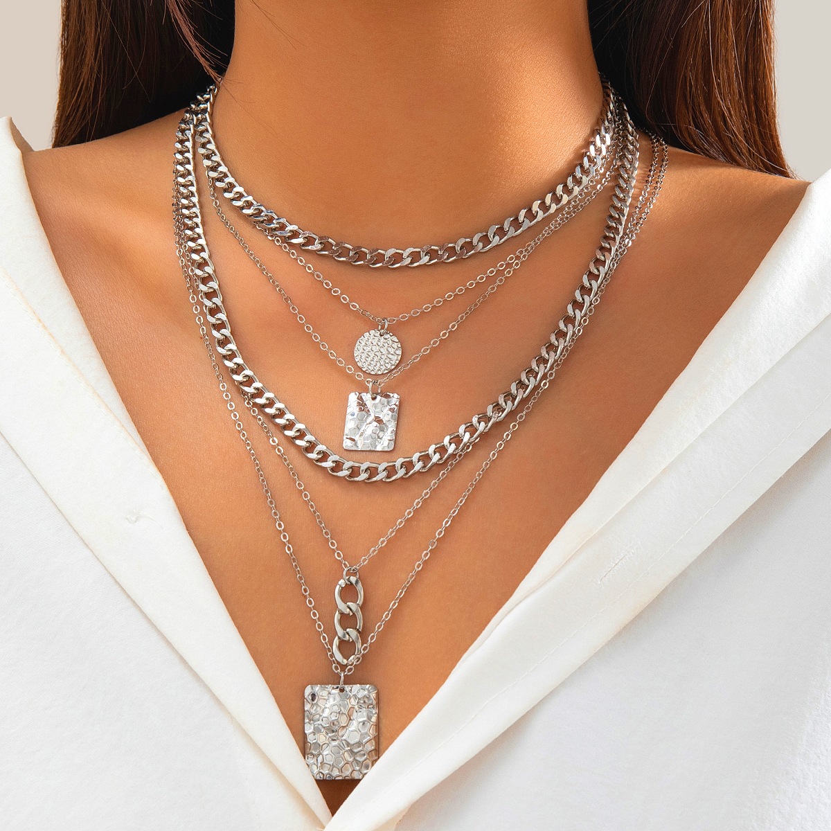 Ins personality niche metal chain layered necklace with sweet and cool snake skin pattern geometric pendant necklace for women — image 3